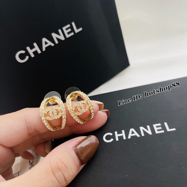 Chanel專櫃新款飾品 香奈兒浪漫系列月亮線條CC耳釘耳環 zgb1315